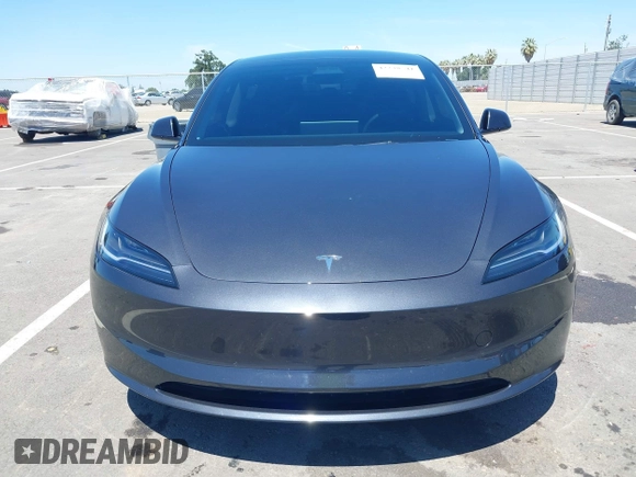 2024 Tesla Model 3 z VIN 5YJ3E1EA4RF721281, wystawiony jako IAAI lot #42238541 z przebiegiem 28 679 mil mil oraz . Historia ofert i sprzedaży dostępna na DreamBid. Obrazek 13.