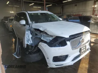 2023 Volvo XC90 Plus with VIN YV4062PN9P1985881, listed as a Copart auction lot 45497695 with 21,933 mi miles and Salvage Title. Bid and sale history available at carsss.com. Image 4.