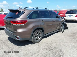 2018 Toyota Highlander Limited с VIN 5TDDZRFH7JS492422, выставлен на аукционе IAAI как лот 41125631 с пробегом 112 045 миль миль и . История ставок и продаж доступна на DreamBid. Изображение 4.