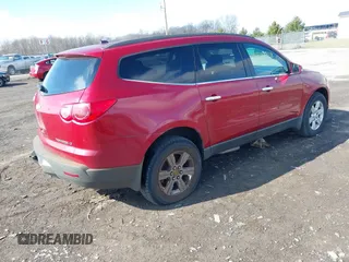 2012 Chevrolet Traverse 1LT z VIN 1GNKVGED6CJ352522, wystawiony jako IAAI lot #41803328 z przebiegiem 197 129 mil mil oraz . Historia ofert i sprzedaży dostępna na DreamBid. Obrazek 4.