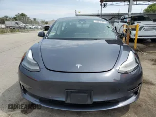 2022 Tesla Model 3 z VIN 5YJ3E1EA1NF368573, wystawiony jako Copart lot #58290615 z przebiegiem 83 229 mil mil oraz Czysty tytuł • Clean title. Historia ofert i sprzedaży dostępna na DreamBid. Obrazek 5.