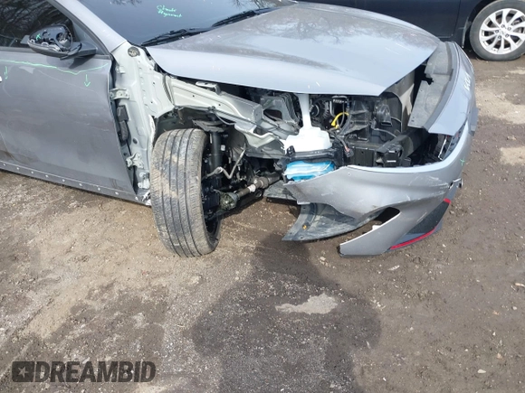 2023 Kia Forte GT-Line z VIN 3KPF54AD6PE684798, wystawiony jako IAAI lot #41921089 z przebiegiem 24 670 mil mil oraz . Historia ofert i sprzedaży dostępna na DreamBid. Obrazek 6.