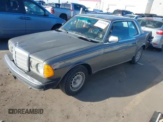 1983 Mercedes-Benz 300 with VIN WDBAB53A3DB003709, listed as a IAAI auction lot 41662930 with 301,467 mi miles and . Bid and sale history available at DreamBid. Image 17.