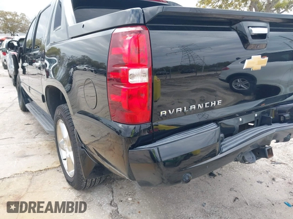 2013 Chevrolet Avalanche LT with VIN 3GNMCFE04DG120235, listed as a IAAI auction lot 41739179 with 77,861 mi miles and . Bid and sale history available at DreamBid. Image 19.