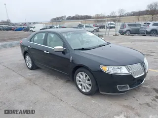2011 Lincoln MKZ with VIN 3LNHL2GC2BR762931, listed as a IAAI auction lot 41916203 with 199,981 mi miles. Bid and sale history available at carsss.com. Image 1.