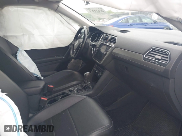 2018 Volkswagen Tiguan SEL with VIN 3VV2B7AX4JM012840, listed as a IAAI auction lot 42263511 with 105,510 mi miles and . Bid and sale history available at DreamBid. Image 5.