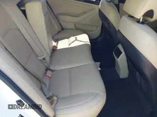 2016 Kia Cadenza Premium z VIN KNALN4D75G5221164, wystawiony jako IAAI lot #42253125 z przebiegiem 200 071 mil mil oraz . Historia ofert i sprzedaży dostępna na DreamBid. Obrazek 8.