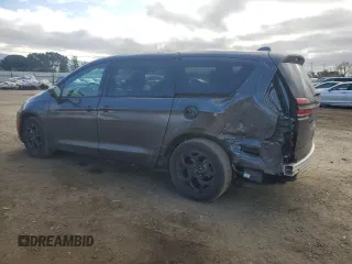 2022 Chrysler Pacifica Hybrid Limited with VIN 2C4RC1S77NR208193, listed as a Copart auction lot 47320125 with 28,282 mi miles and Salvage title. Bid and sale history available at DreamBid. Image 2.