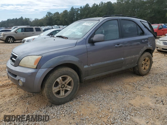 2005 Kia Sorento LX with VIN KNDJD733055403932, listed as a Copart auction lot 47476185 with 212,573 mi miles and Salvage Title. Bid and sale history available at carsss.com. Image 1.