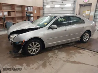 2007 Mercury Milan with VIN 3MEHM07Z47R635680, listed as a IAAI auction lot 41199194 with 186,076 mi miles. Bid and sale history available at carsss.com. Image 2.
