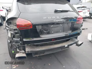 2016 Porsche Cayenne с VIN WP1AA2A24GKA14137, выставлен на аукционе IAAI как лот 42602325 с пробегом 61 865 миль миль и . История ставок и продаж доступна на DreamBid. Изображение 6.