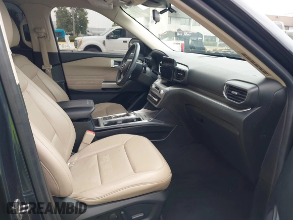 2022 Ford Explorer XLT z VIN 1FMSK7DH4NGB75826, wystawiony jako IAAI lot #42443067 z przebiegiem 85 806 mil mil oraz . Historia ofert i sprzedaży dostępna na DreamBid. Obrazek 5.