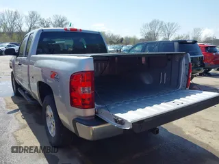 2011 Chevrolet Silverado 1500 LT with VIN 1GCRKSE39BZ388702, listed as a IAAI auction lot 41921374 with 124,322 mi miles and . Bid and sale history available at DreamBid. Image 3.