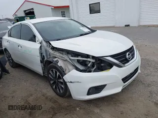 2018 Nissan Altima 2.5 S with VIN 1N4AL3AP5JC266306, listed as a IAAI auction lot 41782164 with 221,717 mi miles. Bid and sale history available at carsss.com. Image 1.