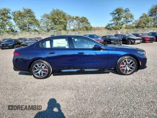 2024 BMW i5 eDrive40 z VIN WBY33FK03RCR31834, wystawiony jako Copart lot #76007834 z przebiegiem 60 mil mil oraz Szkody całkowita. Historia ofert i sprzedaży dostępna na DreamBid. Obrazek 15.