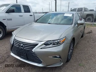 2016 Lexus ES 330 z VIN 58ABK1GG6GU034351, wystawiony jako IAAI lot #42167029 z przebiegiem 42 206 mil mil oraz . Historia ofert i sprzedaży dostępna na DreamBid. Obrazek 2.