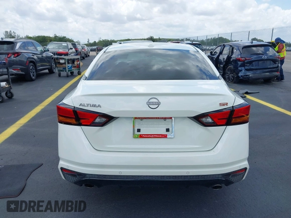 2024 Nissan Altima SR z VIN 1N4BL4CVXRN427304, wystawiony jako IAAI lot #42194928 z przebiegiem 10 679 mil mil oraz . Historia ofert i sprzedaży dostępna na DreamBid. Obrazek 16.