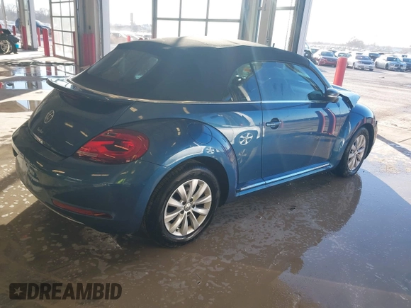 2018 Volkswagen Beetle S с VIN 3VW5DAAT2JM515005, выставлен на аукционе IAAI как лот 41093518 с пробегом Не указан миль и . История ставок и продаж доступна на DreamBid. Изображение 4.
