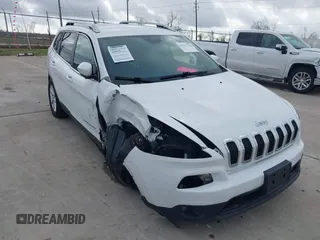 2016 Jeep Cherokee Latitude with VIN 1C4PJMCB1GW340605, listed as a IAAI auction lot 41523716 with 74,080 mi miles. Bid and sale history available at carsss.com. Image 6.