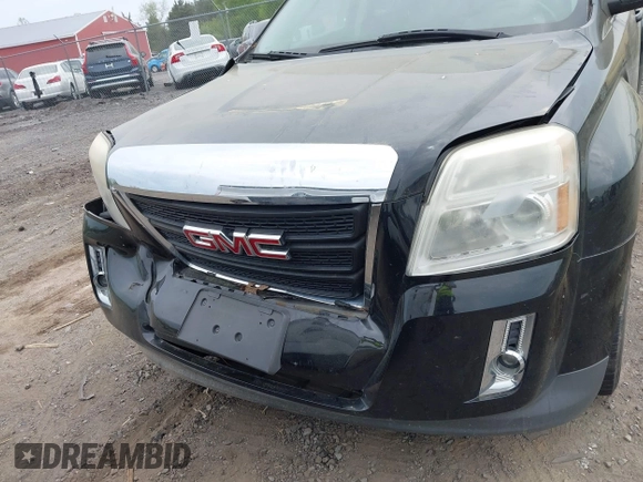 2013 GMC Terrain SLE z VIN 2GKALMEKXD6279729, wystawiony jako IAAI lot #42128826 z przebiegiem 151 318 mil mil oraz . Historia ofert i sprzedaży dostępna na DreamBid. Obrazek 6.