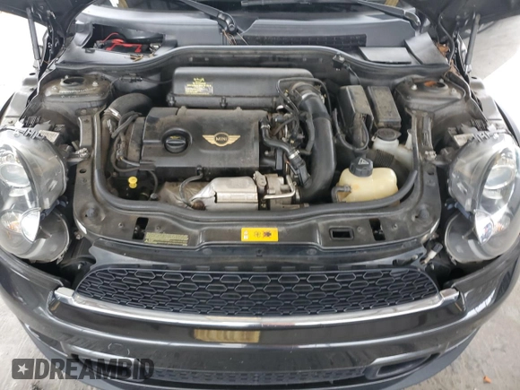 2013 MINI Hardtop S with VIN WMWSV3C5XDT391498, listed as a Copart auction lot 61987955 with 106,189 mi miles and Clean title. Bid and sale history available at DreamBid. Image 11.