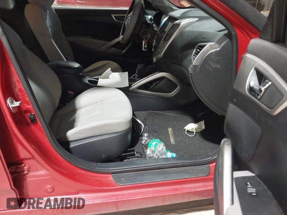 2013 Hyundai Veloster w/Gray Int with VIN KMHTC6AD2DU136990, listed as a IAAI auction lot 41363689 with 74,594 mi miles. Bid and sale history available at carsss.com. Image 5.