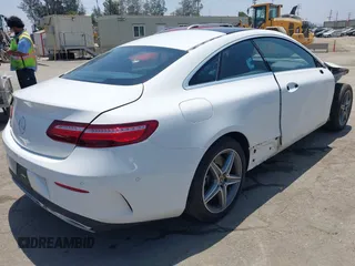 2019 Mercedes-Benz E 450 with VIN WDD1J6HBXKF063560, listed as a IAAI auction lot 42592354 with 47,893 mi miles and . Bid and sale history available at DreamBid. Image 4.