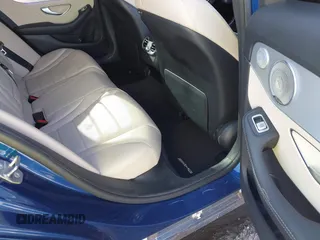 2019 Mercedes-Benz C 300 with VIN 55SWF8EB4KU293518, listed as a IAAI auction lot 40725296 with 61,745 mi miles and . Bid and sale history available at carsss.com. Image 8.