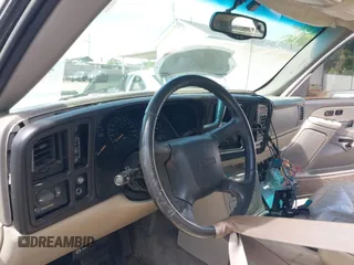 2002 GMC Yukon SLT with VIN 1GKEK13Z72R215930, listed as a IAAI auction lot 42024342 with 294,069 mi miles. Bid and sale history available at carsss.com. Image 13.