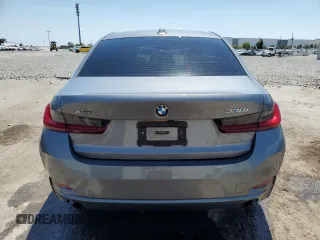 2023 BMW 3 Series 330i xDrive with VIN 3MW89FF00P8D34979, listed as a Copart auction lot 52625655 with 17,031 mi miles and Salvage Title. Bid and sale history available at carsss.com. Image 6.