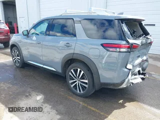 2023 Nissan Pathfinder Platinum с VIN 5N1DR3DK0PC207125, выставлен на аукционе IAAI как лот 41848785 с пробегом 22 068 миль миль и . История ставок и продаж доступна на DreamBid. Изображение 3.