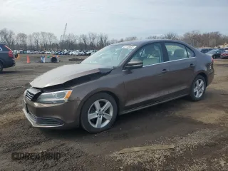 2014 Volkswagen Jetta TDI w/Premium с VIN 3VW3L7AJ0EM322532, выставлен на аукционе Copart как лот 52758645 с пробегом 98 640 миль миль и Списание • Salvage title. История ставок и продаж доступна на DreamBid. Изображение 1.