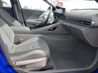 2024 Hyundai Elantra SEL with VIN KMHLM4DGXRU820751, listed as a IAAI auction lot 41600603 with 9,137 mi miles and . Bid and sale history available at DreamBid. Image 5.