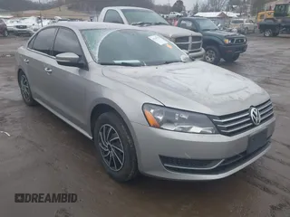 2013 Volkswagen Passat Wolfsburg Edition z VIN 1VWAP7A38DC042077, wystawiony jako IAAI lot #41739755 z przebiegiem 152 500 mil mil oraz . Historia ofert i sprzedaży dostępna na DreamBid. Obrazek 1.