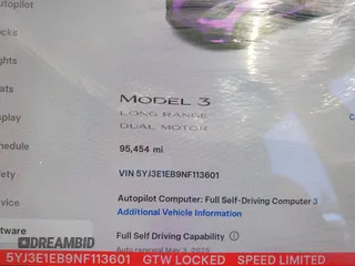 2022 Tesla Model 3 Long Range z VIN 5YJ3E1EB9NF113601, wystawiony jako IAAI lot #42173612 z przebiegiem 95 454 mil mil oraz . Historia ofert i sprzedaży dostępna na DreamBid. Obrazek 7.