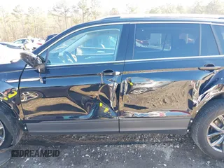 2023 Volkswagen Tiguan SE z VIN 3VVMB7AX7PM032629, wystawiony jako IAAI lot #41441468 z przebiegiem 52 518 mil mil oraz . Historia ofert i sprzedaży dostępna na DreamBid. Obrazek 14.