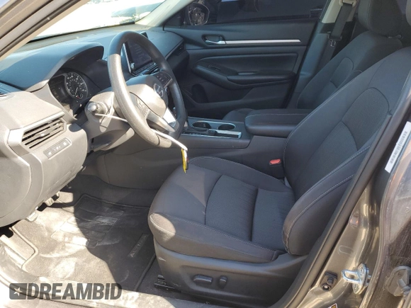 2022 Nissan Altima SV z VIN 1N4BL4DV9NN370506, wystawiony jako Copart lot #50054185 z przebiegiem 67 138 mil mil oraz Szkoda całkowita • Salvage title. Historia ofert i sprzedaży dostępna na DreamBid. Obrazek 7.