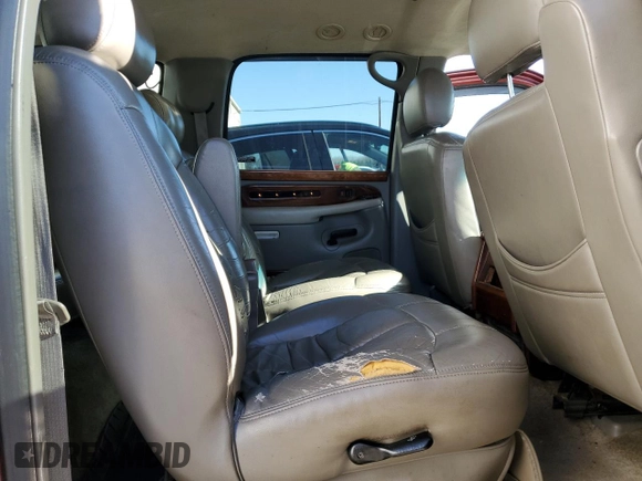 2000 Chevrolet Suburban LT with VIN 3GNEC16T0YG204106, listed as a Copart auction lot 82812134 with 211,674 mi miles and Salvage Title. Bid and sale history available at carsss.com. Image 11.