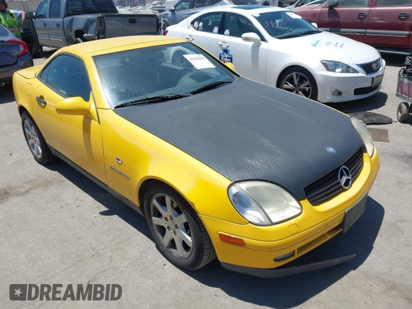 1999 Mercedes-Benz SLK 230/320 with VIN WDBKK47F7XF131839, listed as a IAAI auction lot 42648299 with 124,630 mi miles and . Bid and sale history available at DreamBid. Image 1.