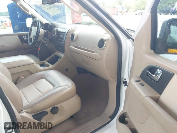 2005 Ford Expedition Eddie Bauer с VIN 1FMPU17505LB13376, выставлен на аукционе IAAI как лот 42424935 с пробегом 178 557 миль миль и . История ставок и продаж доступна на DreamBid. Изображение 5.