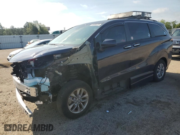 2024 Toyota Sienna XLE with VIN 5TDJSKFC5RS117675, listed as a Copart auction lot 59959235 with 21,541 mi miles and Non repairable. Bid and sale history available at DreamBid. Image 1.