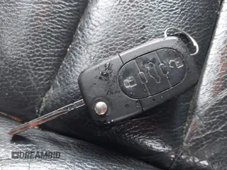 2000 Audi A6 z VIN WAUED24B6YN045067, wystawiony jako IAAI lot #41104622 z przebiegiem 182 126 mil mil oraz . Historia ofert i sprzedaży dostępna na DreamBid. Obrazek 11.