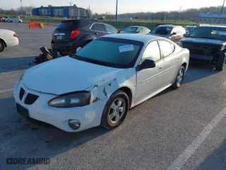 2006 Pontiac Grand Prix with VIN 2G2WP552361105260, listed as a IAAI auction lot 41860149 with 182,918 mi miles. Bid and sale history available at carsss.com. Image 2.