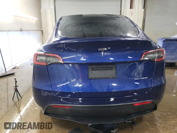 2022 Tesla Model Y Long Range with VIN 7SAYGDEE9NF426887, listed as a Copart auction lot 49910725 with 47,379 mi miles and Salvage Title. Bid and sale history available at carsss.com. Image 6.