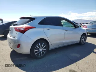 2017 Hyundai Elantra z VIN KMHD35LH5HU366141, wystawiony jako Copart lot #56356525 z przebiegiem 122 401 mil mil oraz Czysty tytuł • Clean title. Historia ofert i sprzedaży dostępna na DreamBid. Obrazek 3.