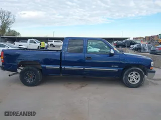 2000 Chevrolet Silverado 1500 LS with VIN 2GCEC19T1Y1408829, listed as a IAAI auction lot 41230976 with 314,324 mi miles. Bid and sale history available at carsss.com. Image 13.