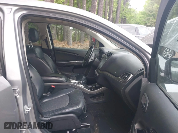 2020 Dodge Journey Crossroad z VIN 3C4PDCGB4LT201564, wystawiony jako IAAI lot #42105007 z przebiegiem 115 411 mil mil oraz . Historia ofert i sprzedaży dostępna na DreamBid. Obrazek 5.