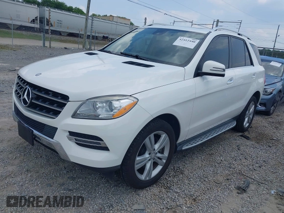 2015 Mercedes-Benz M 350 with VIN 4JGDA5JB0FA452749, listed as a IAAI auction lot 42412440 with 88,304 mi miles and . Bid and sale history available at DreamBid. Image 18.