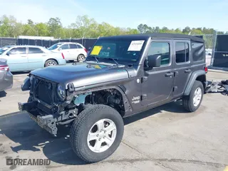 2020 Jeep Wrangler Unlimited Sport Altitude with VIN 1C4HJXDG7LW215344, listed as a IAAI auction lot 41924460 with 51,802 mi miles. Bid and sale history available at carsss.com. Image 18.