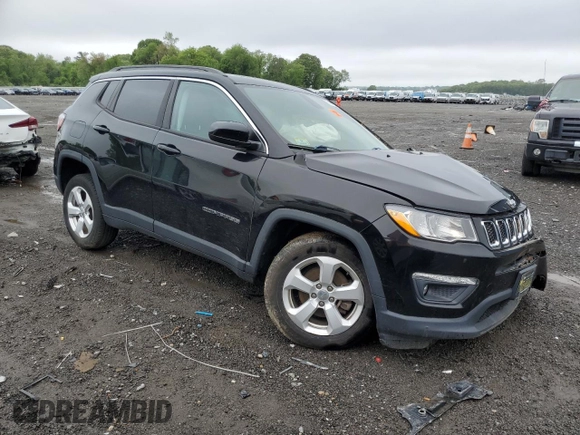2018 Jeep Compass Latitude with VIN 3C4NJDBB9JT114947, listed as a Copart auction lot 56967075 with 31,994 mi miles and Salvage title. Bid and sale history available at DreamBid. Image 4.